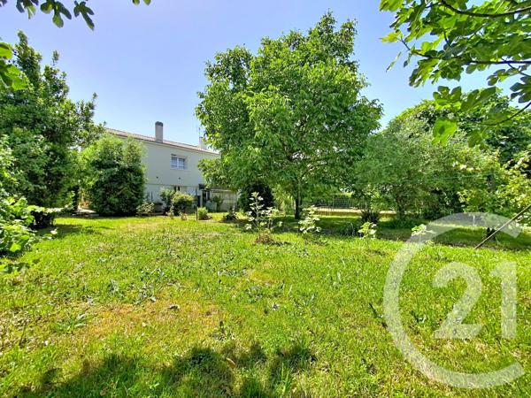 Maison à vendre  6 pièces - 106,90 m 2   ROCHEFORT  - 17