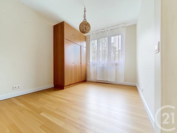 Maison à vendre  6 pièces - 106,90 m 2   ROCHEFORT  - 17
