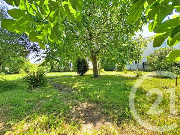 Maison à vendre  6 pièces - 106,90 m 2   ROCHEFORT  - 17
