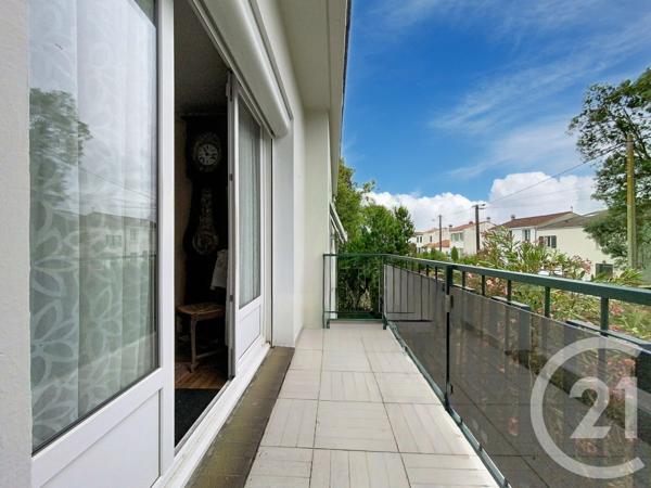 Maison à vendre  6 pièces - 106,90 m 2   ROCHEFORT  - 17