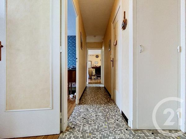 Maison à vendre  6 pièces - 106,90 m 2   ROCHEFORT  - 17
