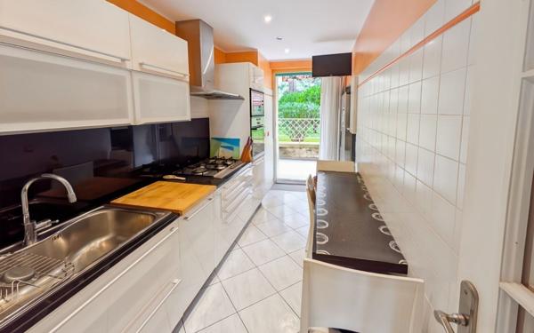 Appartement à vendre    2 pièces • 64 m2 Menton