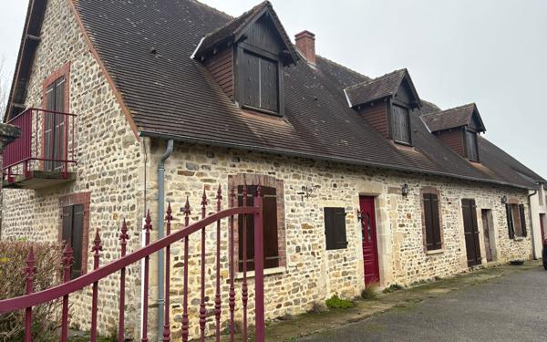 Maison à vendre    4 pièces •  La Ferrière-Béchet