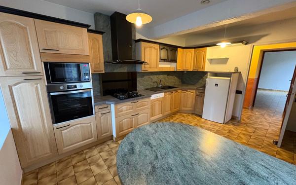 Maison à vendre    4 pièces •  La Ferrière-Béchet