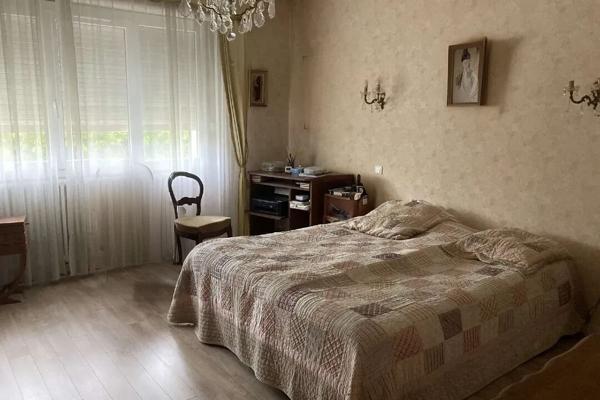 Maison La Rochelle La Genette, gros potentiel, garage.