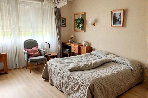 Maison La Rochelle La Genette, gros potentiel, garage.