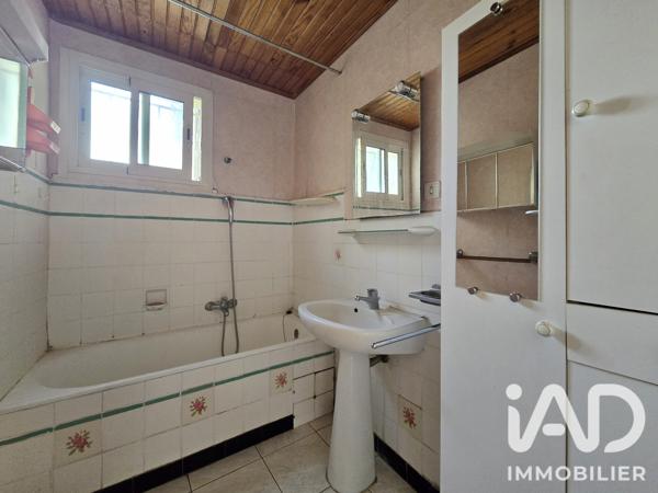 Maison à vendre 4 pièces 79 m² Laudun-l'Ardoise