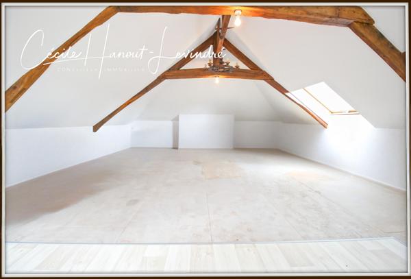 Avranches (50300) AVRANCHES - Proximité immédiate du centre-ville. Propriété en pierre 174 m² - 6 chambres sur sous-sol . Dépen