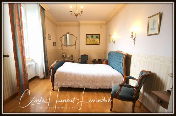 Avranches (50300) AVRANCHES - Proximité immédiate du centre-ville. Propriété en pierre 174 m² - 6 chambres sur sous-sol . Dépen