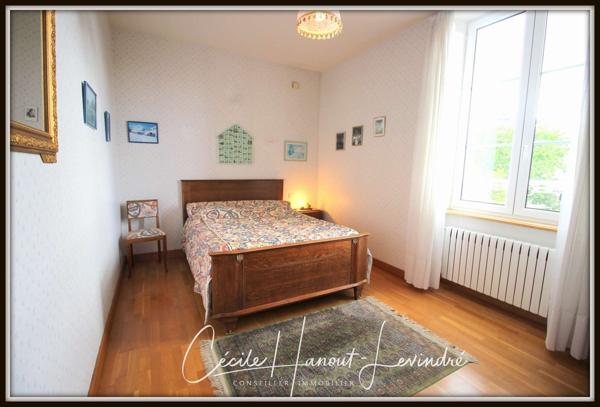 Avranches (50300) AVRANCHES - Proximité immédiate du centre-ville. Propriété en pierre 174 m² - 6 chambres sur sous-sol . Dépen