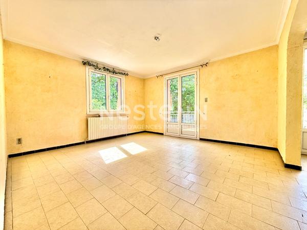 A VENDRE : MAISON FAMILIALE 116 M² AVEC 4 CHAMBRES, GARAGE ET TERRAIN DE 836 M² À SAINT-JEAN-DU-FALGA