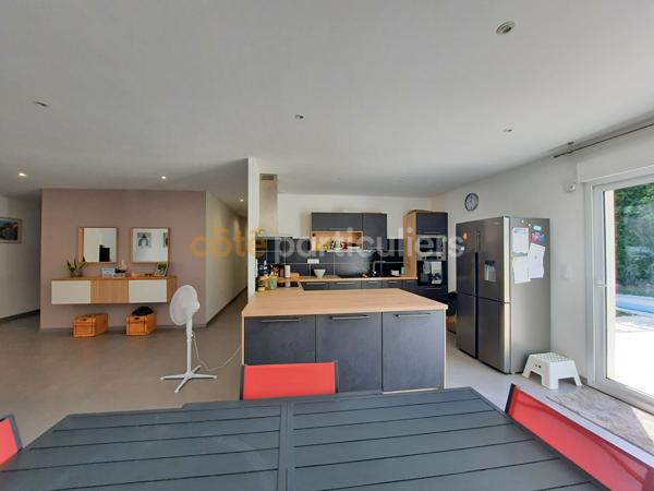 Vente
                Maison147 m² - 6 Pièces -
                    CRISSEY (39100)