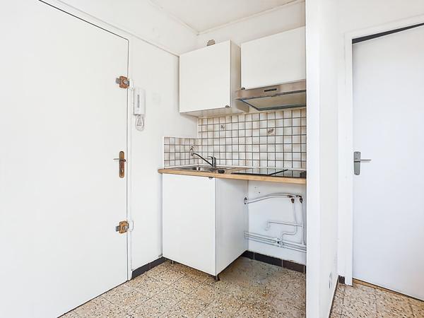 Appartement Marseille  Croix-Rouge 13013,1 pièce 25 m² lumineux, vue dégagée