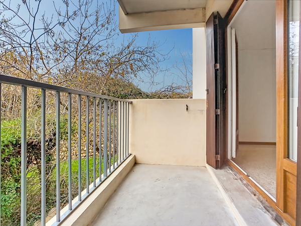 Appartement Marseille  Croix-Rouge 13013,1 pièce 25 m² lumineux, vue dégagée