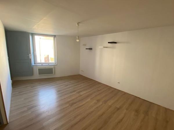 PETITE MAISON RENOVEE à LAMARCHE