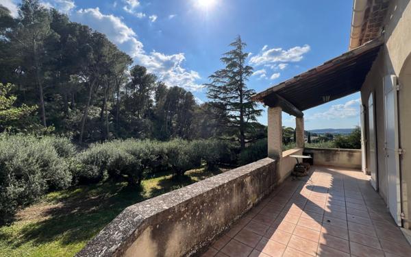 Maison à vendre    5 pièces • 206 m2 Barbentane