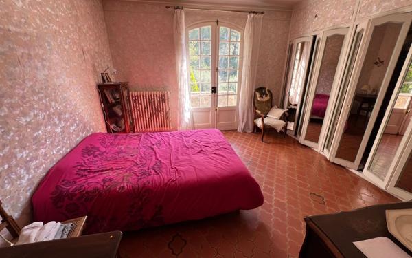 Maison à vendre    5 pièces • 206 m2 Barbentane