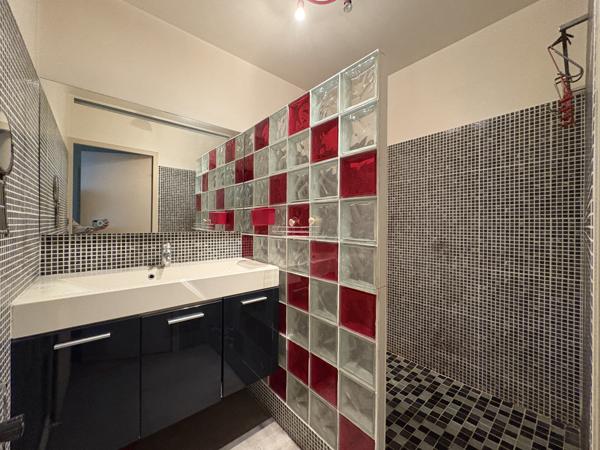 Marseille (13009) APPARTEMENT de 3 PIECES avec BALCONS dans le 9EME / Proximité TRAMWAY