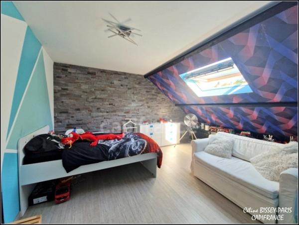 🏡 Grande maison familiale – 222 m² – 6 chambres – Terrain 3 927 m² –