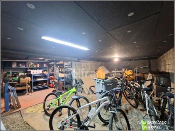 🏡 Grande maison familiale – 222 m² – 6 chambres – Terrain 3 927 m² –