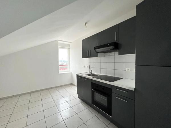 Appartement à louer 5 pièces 85.57m²