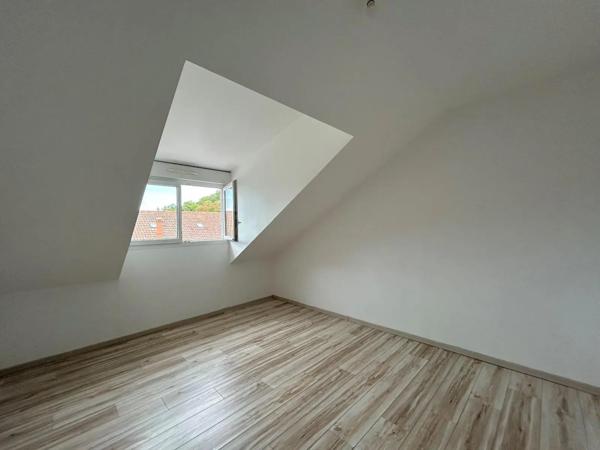 Appartement à louer 5 pièces 85.57m²