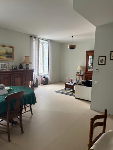 Grand appartement T3 rénové à neuf avec parking - résidence sécurisée - FLEURANCE (32500)