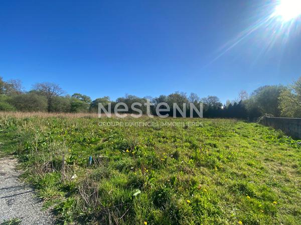 Terrain constructible viabilisé de 1030 m² , dont 516 m2 constructibles