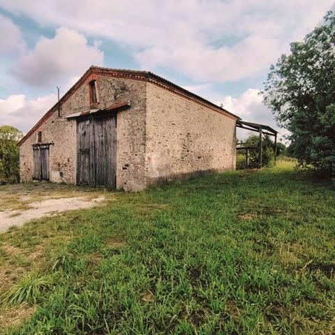 Grange à vendre |  Dompierre-sur-Yon |  1 pièce | 130 m²