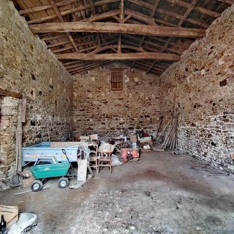 Grange à vendre |  Dompierre-sur-Yon |  1 pièce | 130 m²