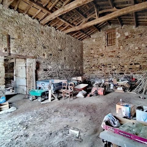Grange à vendre |  Dompierre-sur-Yon |  1 pièce | 130 m²