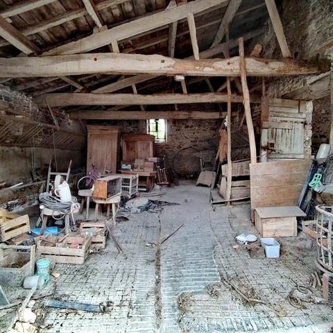 Grange à vendre |  Dompierre-sur-Yon |  1 pièce | 130 m²