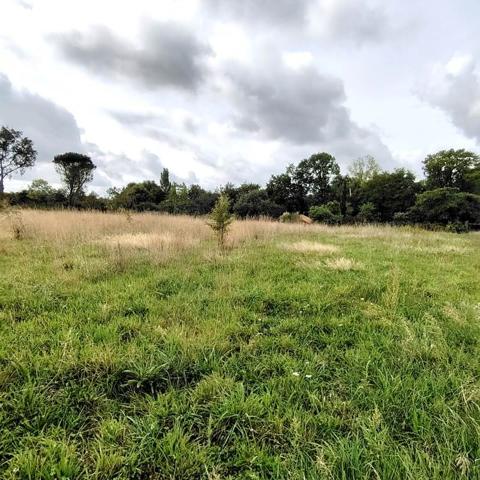 Grange à vendre |  Dompierre-sur-Yon |  1 pièce | 130 m²