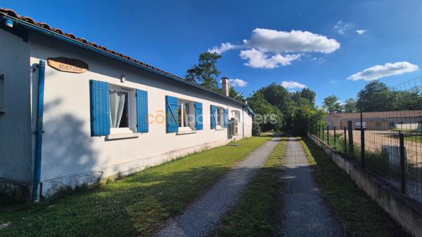Vente
                Maison136,99 m² - 5 Pièces -
                    MONTAGNE (33570)