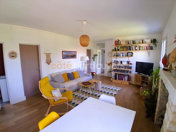 Vente
                Maison136,99 m² - 5 Pièces -
                    MONTAGNE (33570)