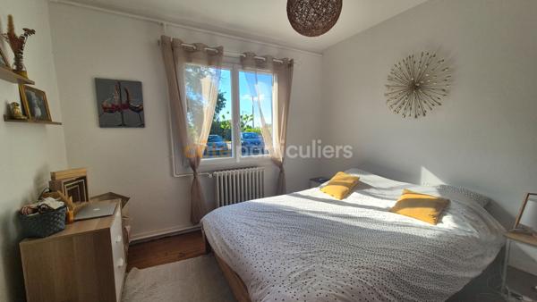 Vente
                Maison136,99 m² - 5 Pièces -
                    MONTAGNE (33570)