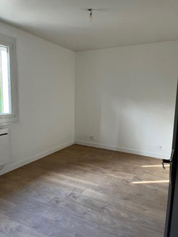 A LOUER MAISON PLEIN PIED 3 CHAMBRES PROCHE ST QUENTIN 02100