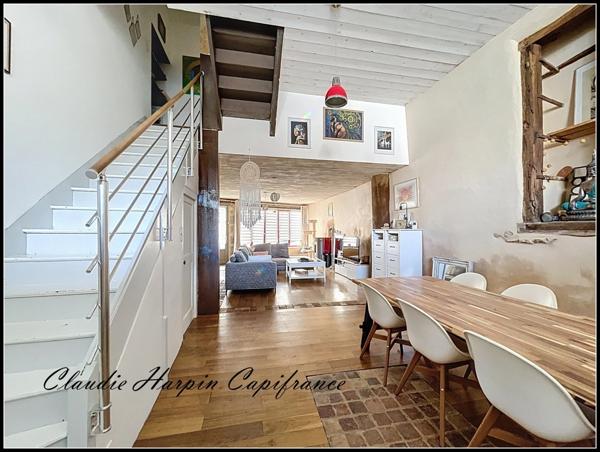 PARTHENAY (79) A VENDRE Maison de ville 6 pièces : 169 m² hab - 4 ch - jardin -