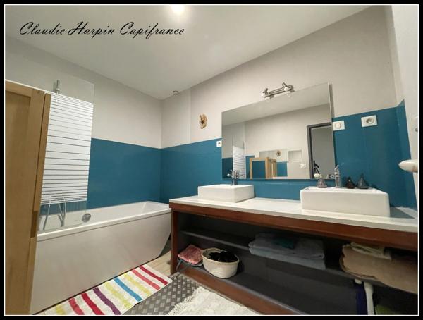 PARTHENAY (79) A VENDRE Maison de ville 6 pièces : 169 m² hab - 4 ch - jardin -