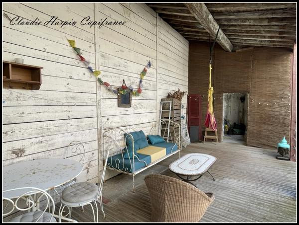 PARTHENAY (79) A VENDRE Maison de ville 6 pièces : 169 m² hab - 4 ch - jardin -