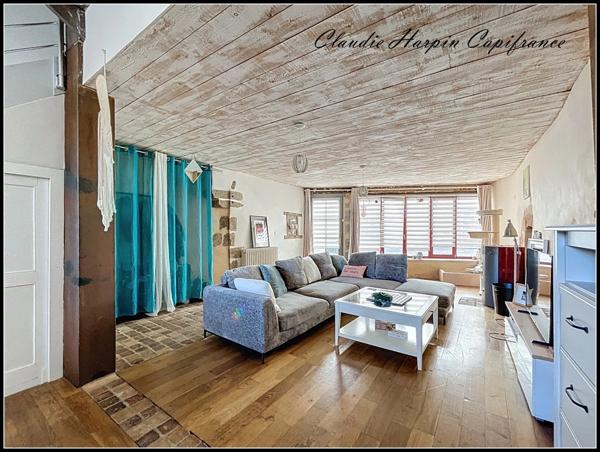 PARTHENAY (79) A VENDRE Maison de ville 6 pièces : 169 m² hab - 4 ch - jardin -