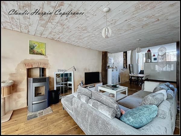 PARTHENAY (79) A VENDRE Maison de ville 6 pièces : 169 m² hab - 4 ch - jardin -