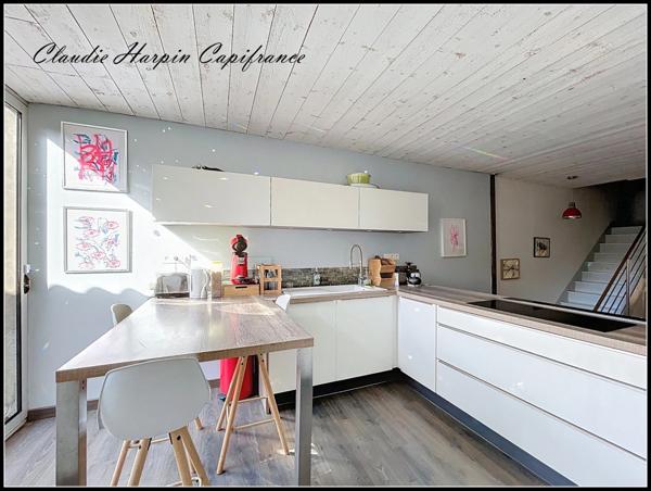 PARTHENAY (79) A VENDRE Maison de ville 6 pièces : 169 m² hab - 4 ch - jardin -