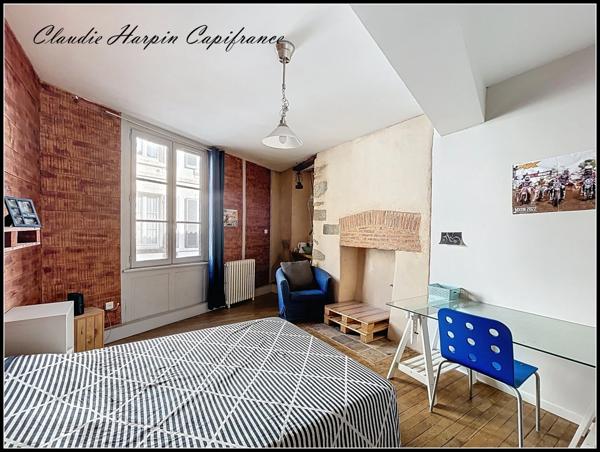 PARTHENAY (79) A VENDRE Maison de ville 6 pièces : 169 m² hab - 4 ch - jardin -