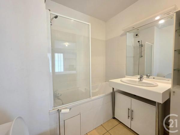 Appartement T2 à vendre  2 pièces - 39 m 2   LYON  - 69008