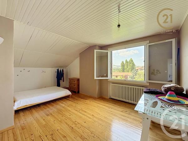 Maison à vendre  8 pièces - 197 m 2   MORNANT  - 69