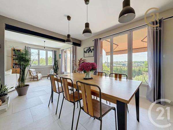 Maison à vendre  8 pièces - 197 m 2   MORNANT  - 69