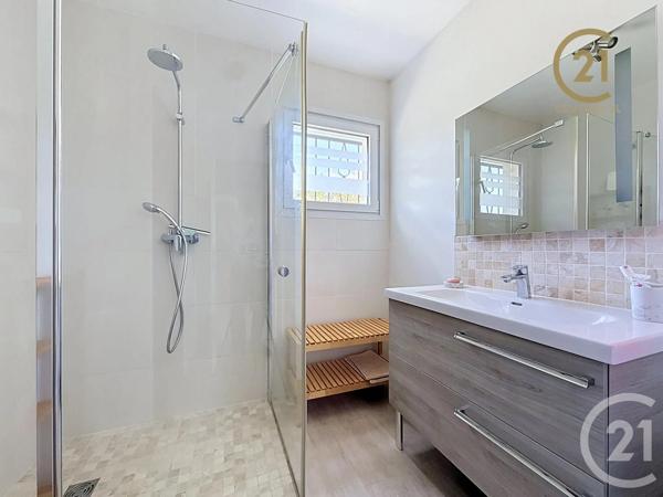 Maison à vendre  8 pièces - 197 m 2   MORNANT  - 69