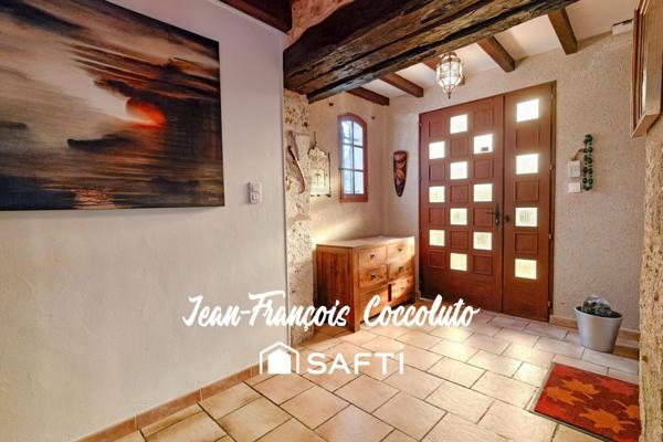 Maison familiale en pierre rénovée avec piscine