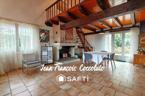 Maison familiale en pierre rénovée avec piscine